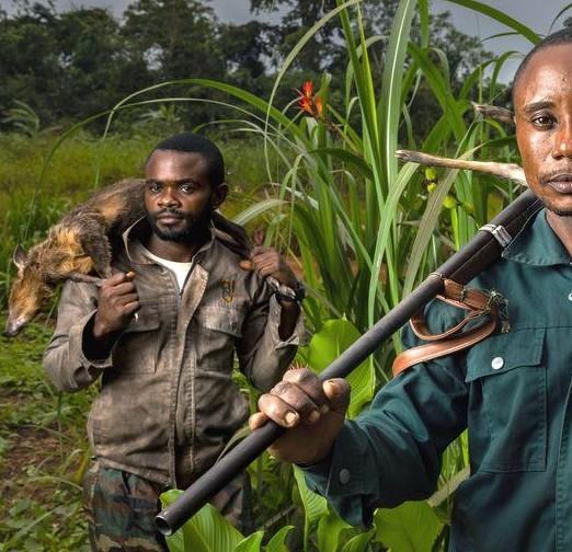 Brenteh Ngogne et Davy Lindzondzo sont des chasseurs de gibier © Brent Stirton